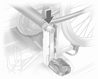 Fahrrad aufsetzen. Dabei muss die